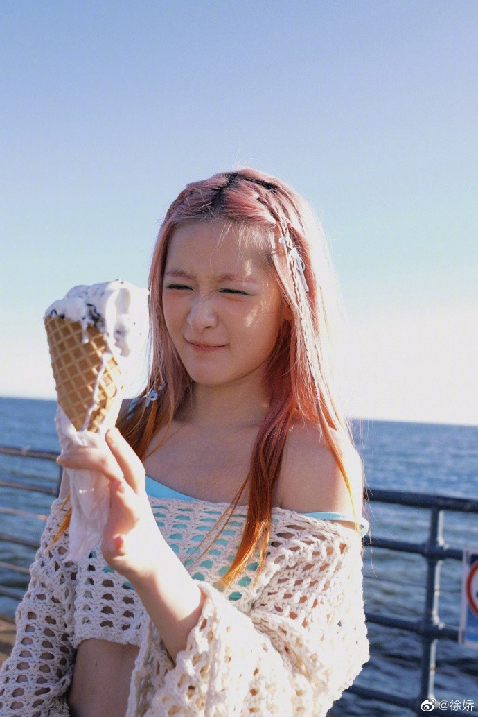 Từ Kiều có sự nghiệp diễn xuất không mấy thành công. Từ Kiều có sự nghiệp diễn xuất không mấy thành công.