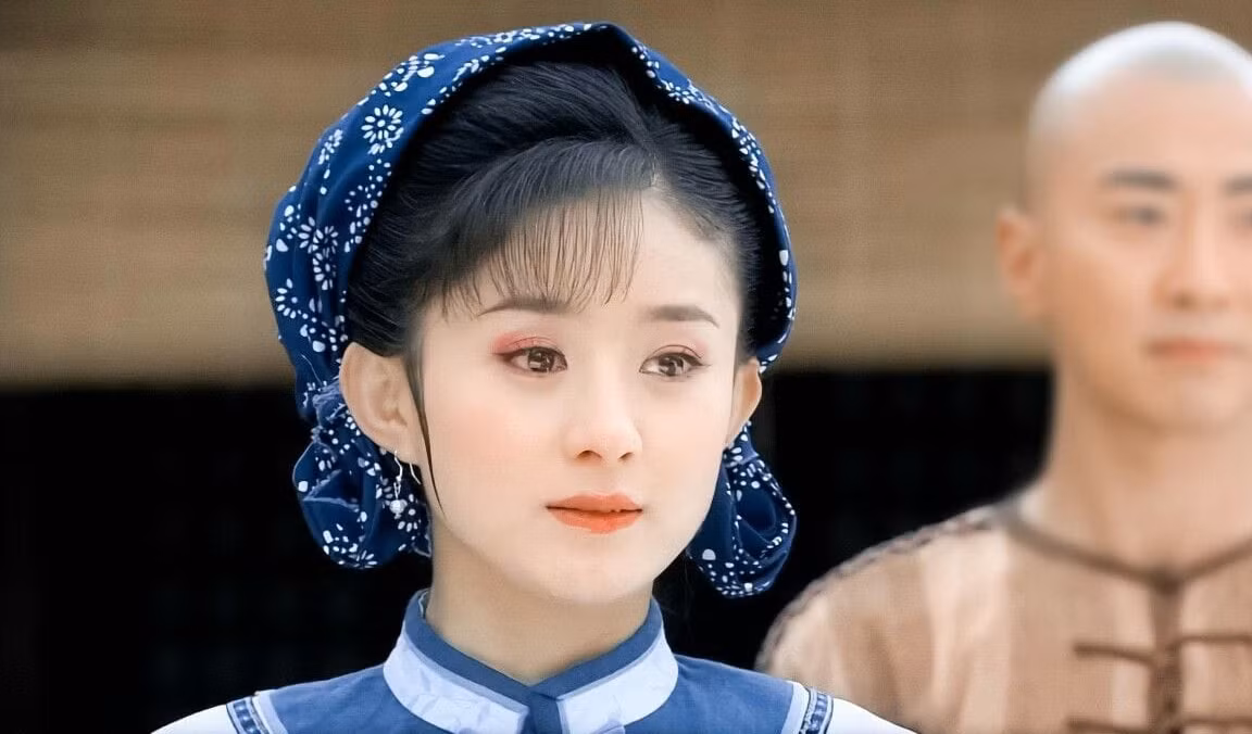 Hiện tại, Triệu Lệ Dĩnh đã ly hôn với nam diễn viên Phùng Thiệu Phong. Sau khi trở lại trạng thái độc thân, nữ diễn viên tập trung cho sự nghiệp, không vướng tin hẹn hò. Năm 2023, Triệu Lệ Dĩnh sẽ gặp lại khán giả với phim cổ trang Dữ phượng hành. Trong đó, cô tái hợp với Lâm Canh Tân sau thành công của phim Sở Kiều truyện. Hiện tại, Triệu Lệ Dĩnh đã ly hôn với nam diễn viên Phùng Thiệu Phong. Sau khi trở lại trạng thái độc thân, nữ diễn viên tập trung cho sự nghiệp, không vướng tin hẹn hò. Năm 2023, Triệu Lệ Dĩnh sẽ gặp lại khán giả với phim cổ trang Dữ phượng hành. Trong đó, cô tái hợp với Lâm Canh Tân sau thành công của phim Sở Kiều truyện.
