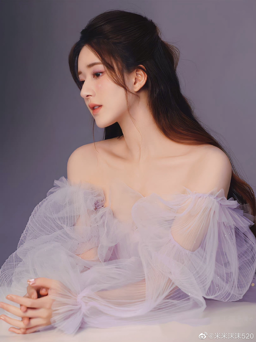 Triệu Lộ Tư được ưu ái lăng xê, nhưng cũng vì thế chỉ muốn đóng phim kiếm tiền nhanh mà không trau dồi diễn xuất.