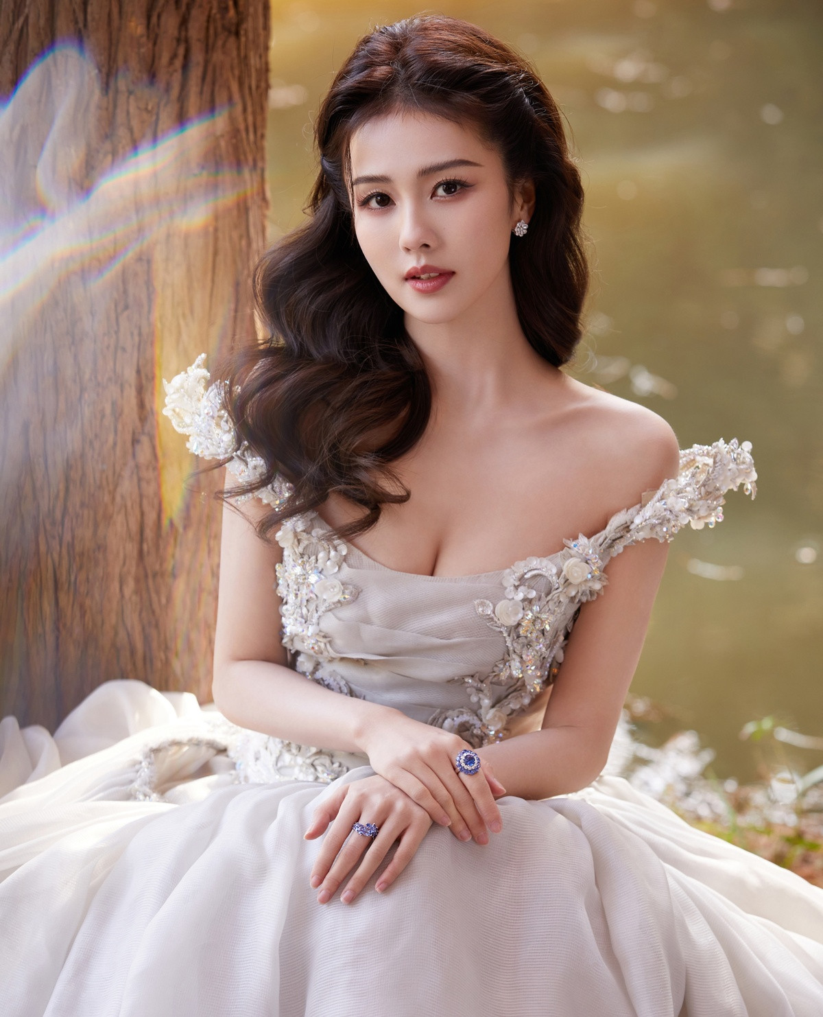 Bạch Lộc đánh mất danh tiếng nhiều năm tích lũy vì diễn xuất đi xuống, scandal liên tiếp.