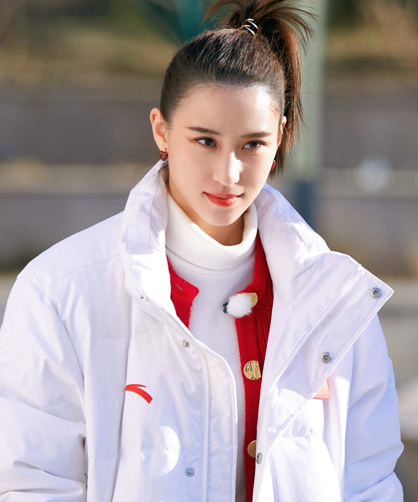 Hà Siêu Liên hẹn hò Ngô Khắc Quần từ khi sự nghiệp của anh còn chưa khởi sắc. Tuy nhiên, trong 4 năm bên nhau, Ngô Khắc Quần khiến bạn gái chịu thiệt thòi khi không công khai tình cảm dù họ nhiều lần bị bắt gặp tình tứ. Năm 2014, chỉ vài tháng sau khi Ngô Khắc Quần và Hà Siêu Liên thừa nhận đang trong mối quan hệ tình ái nồng thắm, họ tuyên bố đường ai nấy đi trong sự bất ngờ của công chúng. Hà Siêu Liên hẹn hò Ngô Khắc Quần từ khi sự nghiệp của anh còn chưa khởi sắc. Tuy nhiên, trong 4 năm bên nhau, Ngô Khắc Quần khiến bạn gái chịu thiệt thòi khi không công khai tình cảm dù họ nhiều lần bị bắt gặp tình tứ. Năm 2014, chỉ vài tháng sau khi Ngô Khắc Quần và Hà Siêu Liên thừa nhận đang trong mối quan hệ tình ái nồng thắm, họ tuyên bố đường ai nấy đi trong sự bất ngờ của công chúng.