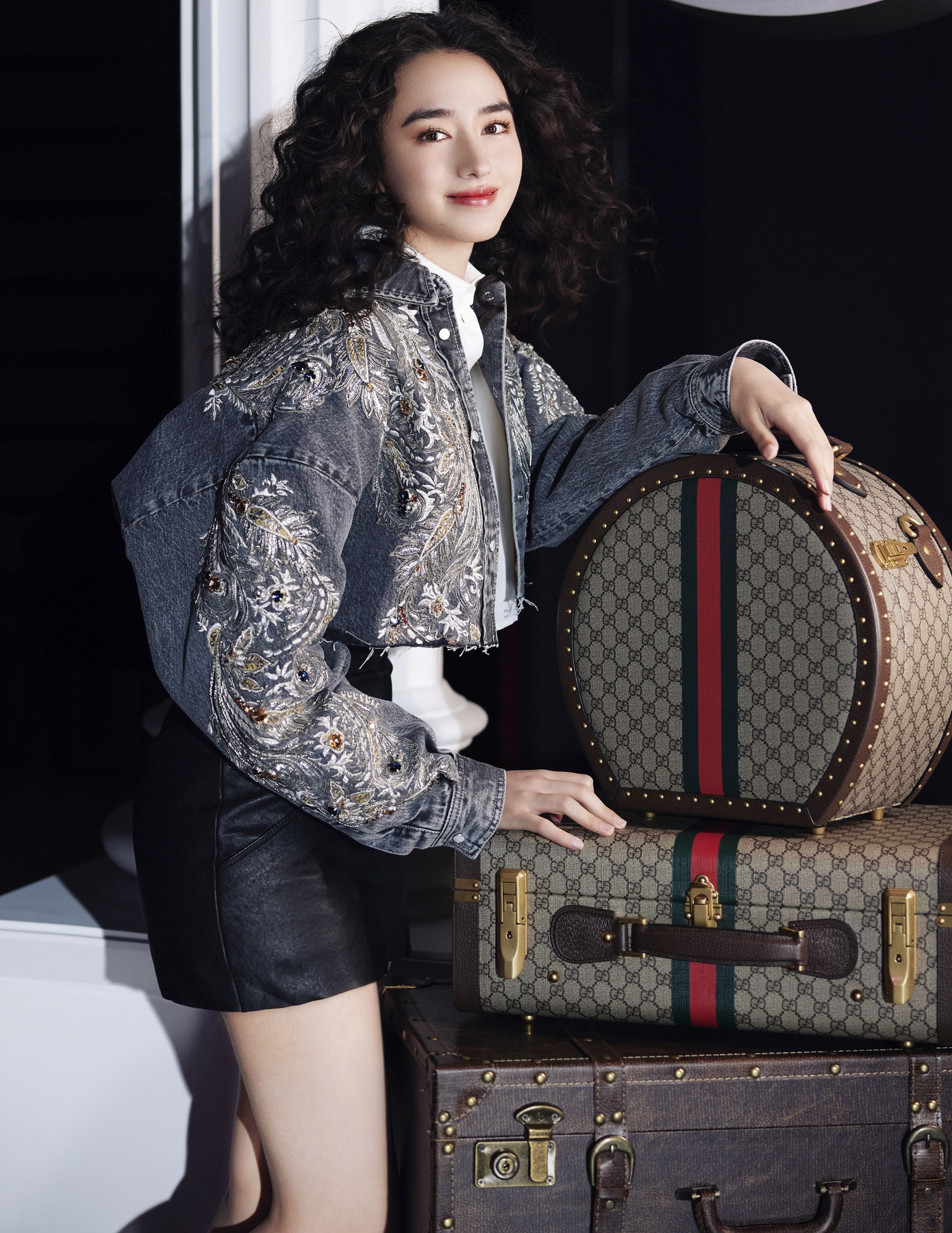 Năm 15 tuổi, Lý Uyển Đát gia nhập công ty của đạo diễn Vương Gia Vệ. Với vai diễn trong Diệp Vấn, Lý Uyển Đát nhận được đề cử Diễn viên mới xuất sắc tại Kim Tượng lần thứ 39.