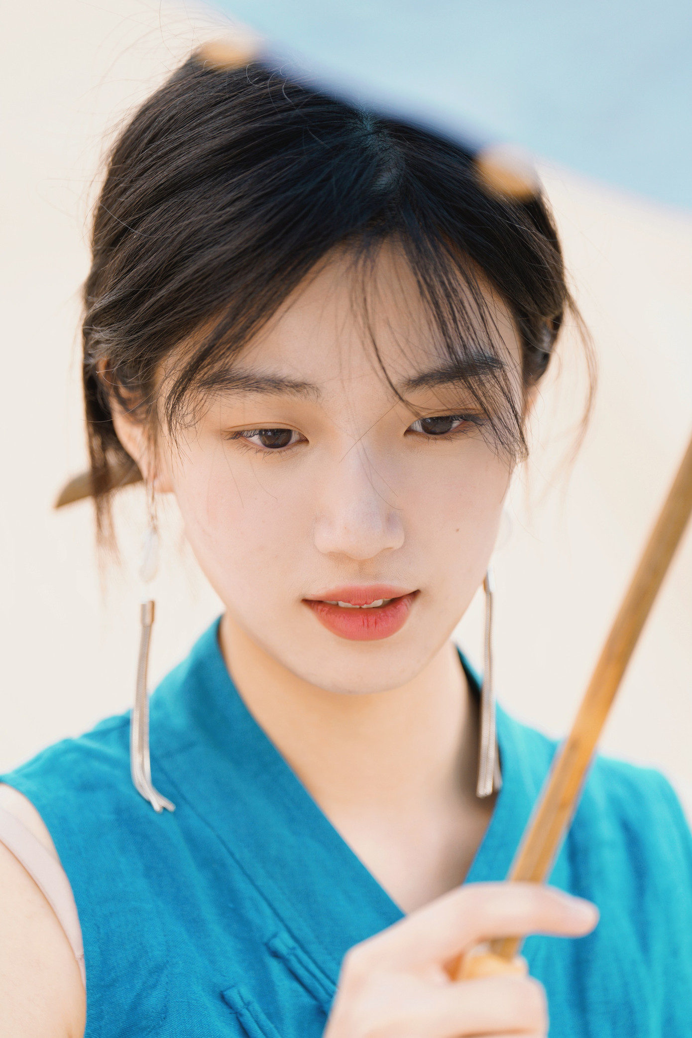 Lư Dục Hiểu có ngoại hình trong sáng như mối tình đầu. Dù là diễn viên tay ngang, cô được đánh giá tốt về khả năng nhập vai. Lư Dục Hiểu có ngoại hình trong sáng như mối tình đầu. Dù là diễn viên tay ngang, cô được đánh giá tốt về khả năng nhập vai.