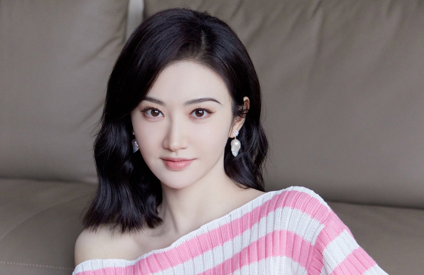 Cảnh Điềm bị ảnh hưởng danh tiếng, rơi vào tuyệt vọng khi bị bạn trai phán tán 3 clip nóng.