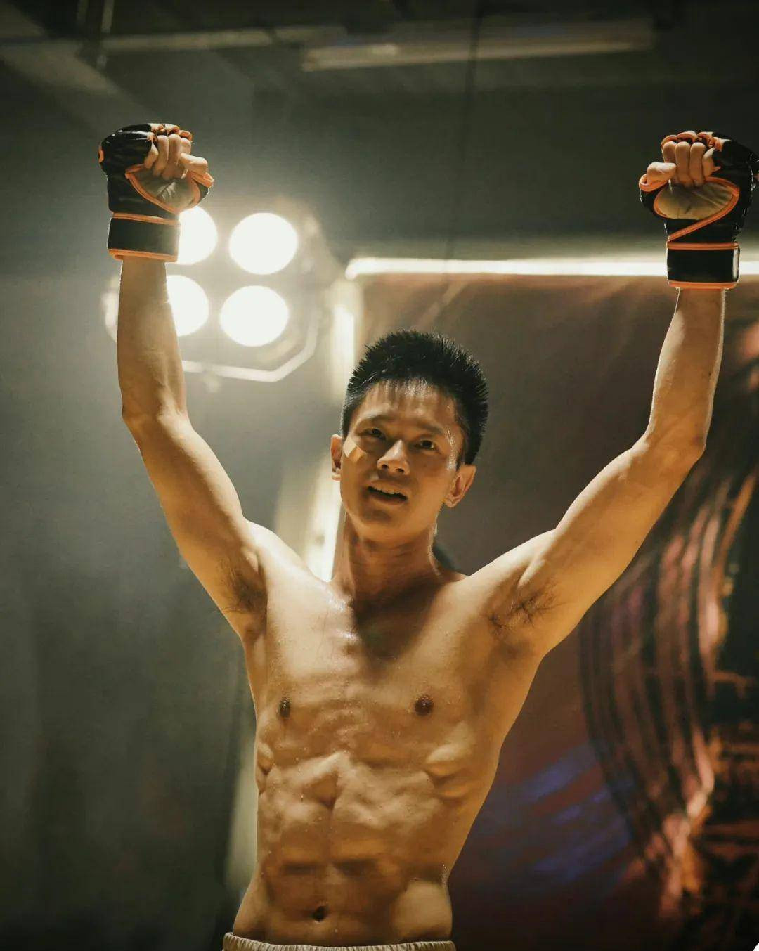 Hoàng Hi Ngạn là diễn viên đang lên của điện ảnh Trung Quốc. Hoàng Hi Ngạn là diễn viên đang lên của điện ảnh Trung Quốc.