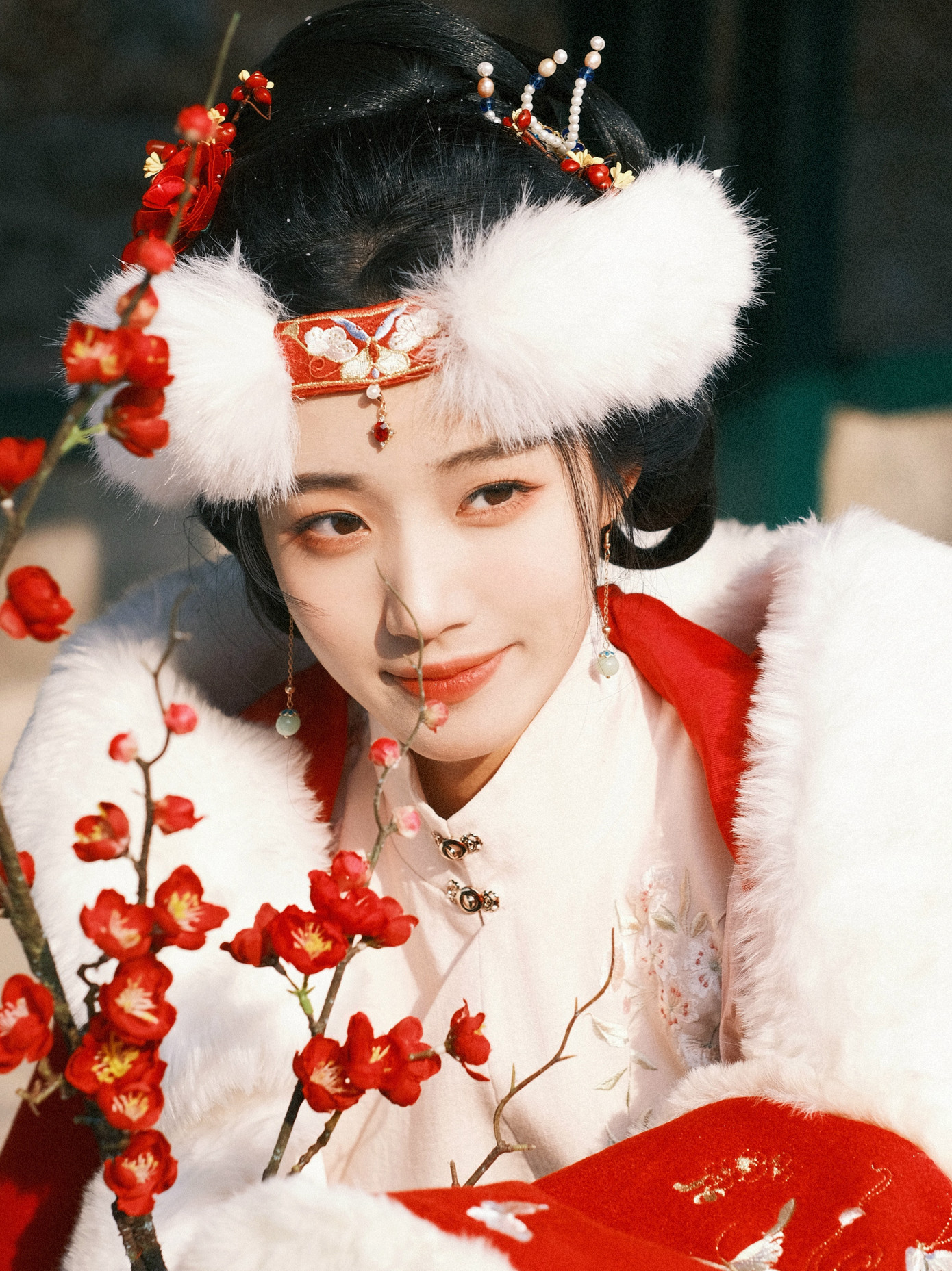 Lư Dục Hiểu có ngoại hình trong sáng như mối tình đầu. Dù là diễn viên tay ngang, cô được đánh giá tốt về khả năng nhập vai. Lư Dục Hiểu có ngoại hình trong sáng như mối tình đầu. Dù là diễn viên tay ngang, cô được đánh giá tốt về khả năng nhập vai.