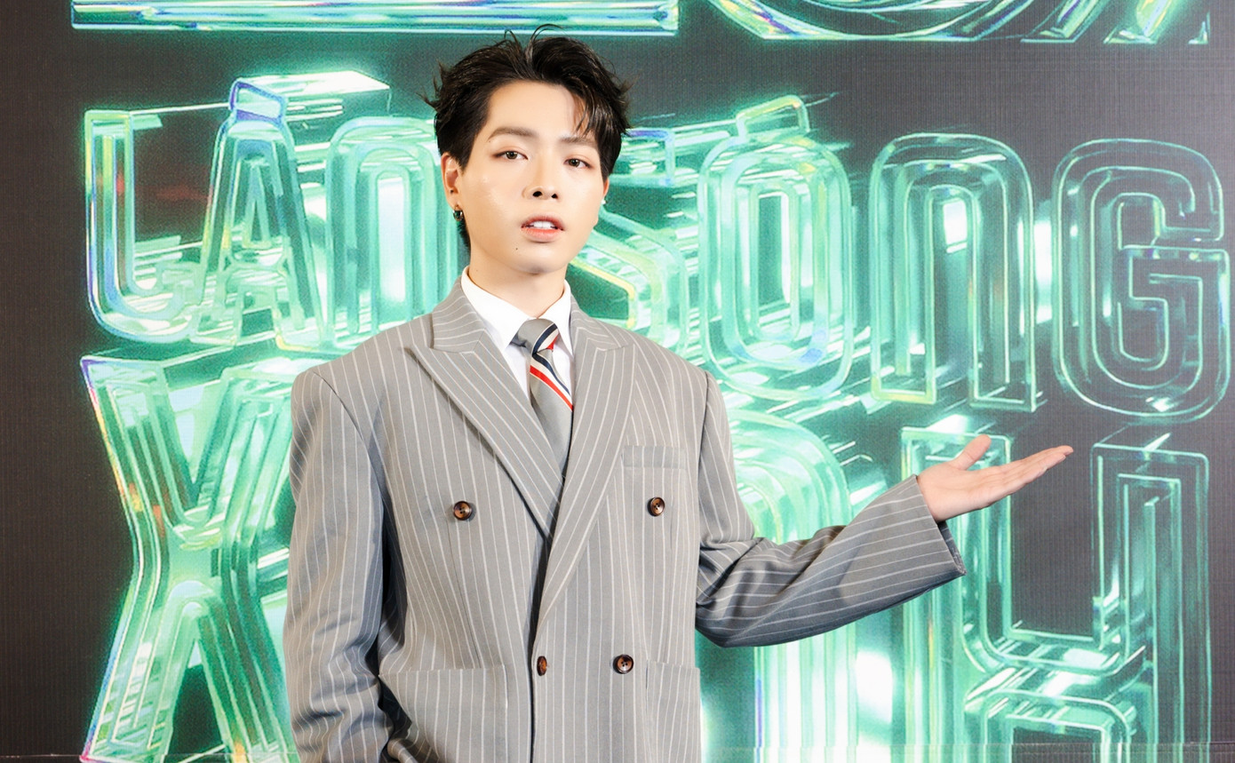 Đức Phúc cạnh tranh các hạng mục giải thưởng với ca khúc Ngày đầu tiên như Nam ca sĩ của năm, Ca khúc của năm... Đức Phúc cạnh tranh các hạng mục giải thưởng với ca khúc Ngày đầu tiên như Nam ca sĩ của năm, Ca khúc của năm...