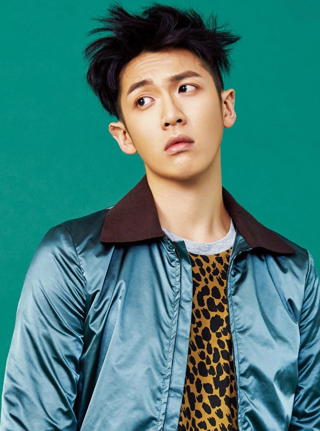 Gương mặt điển trai của Kha Chấn Đông trước khi bị hủy hoại vì flycam phát nổ. Gương mặt điển trai của Kha Chấn Đông trước khi bị hủy hoại vì flycam phát nổ.