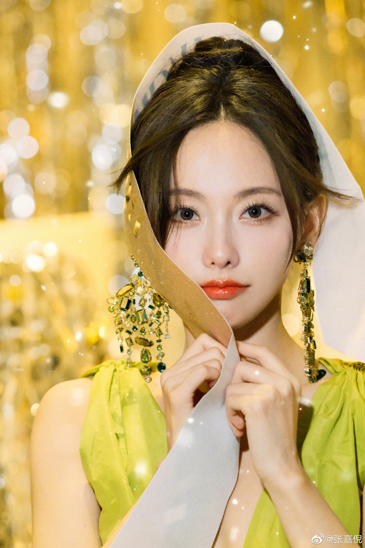 Giang Hỉ là nhân vật có cá tính, không sống bám vào đàn ông mà tiếp cận họ với vai trò đồng nghiệp tài giỏi có thể giúp đỡ Vệ Minh trong sự nghiệp. Khi công việc chưa hoàn thành, Giang Hỉ thúc giục Vệ Minh về với gia đình, để cô làm nốt phần việc còn lại. Tuy nhiên, cô chưa mất hết đạo đức mà vẫn cảm thấy chột dạ, xấu hổ khi đối diện với vợ của người tình. Giang Hỉ là nhân vật có cá tính, không sống bám vào đàn ông mà tiếp cận họ với vai trò đồng nghiệp tài giỏi có thể giúp đỡ Vệ Minh trong sự nghiệp. Khi công việc chưa hoàn thành, Giang Hỉ thúc giục Vệ Minh về với gia đình, để cô làm nốt phần việc còn lại. Tuy nhiên, cô chưa mất hết đạo đức mà vẫn cảm thấy chột dạ, xấu hổ khi đối diện với vợ của người tình.