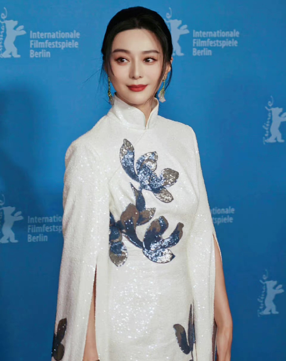 Phạm Băng Băng với vẻ đẹp sang trọng trên thảm đỏ LHP Berlin.