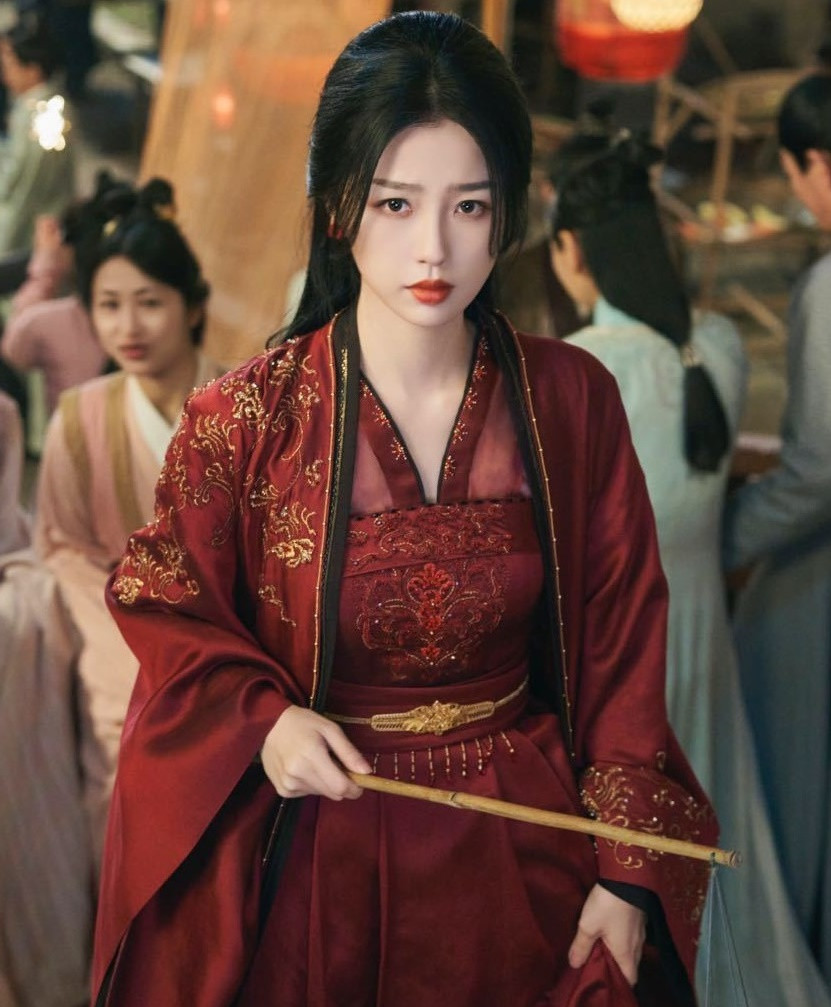 Ngu Thư Hân đảm nhận vai nữ chính trong Vân chi vũ nhưng không được đánh giá cao bằng nữ phụ. Ngu Thư Hân đảm nhận vai nữ chính trong Vân chi vũ nhưng không được đánh giá cao bằng nữ phụ.