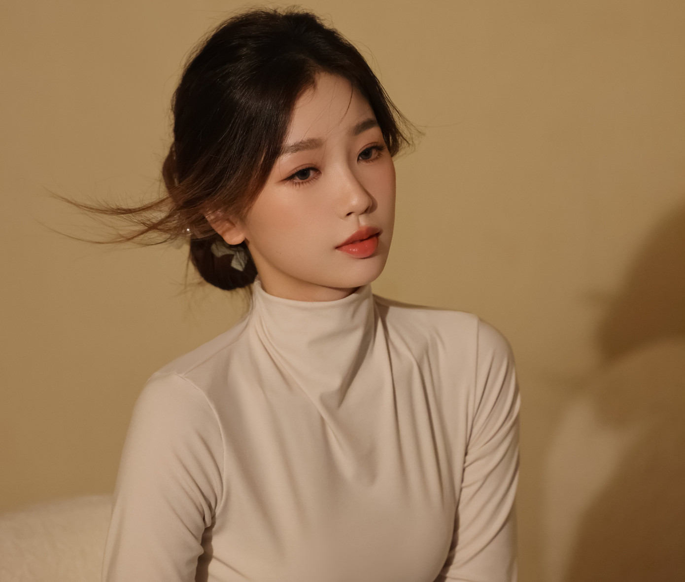 Ngu Thư Hân phải công khai xin lỗi A Vân Ca hai lần vì đùa giỡn bằng tên của đàn anh. Ngu Thư Hân phải công khai xin lỗi A Vân Ca hai lần vì đùa giỡn bằng tên của đàn anh.