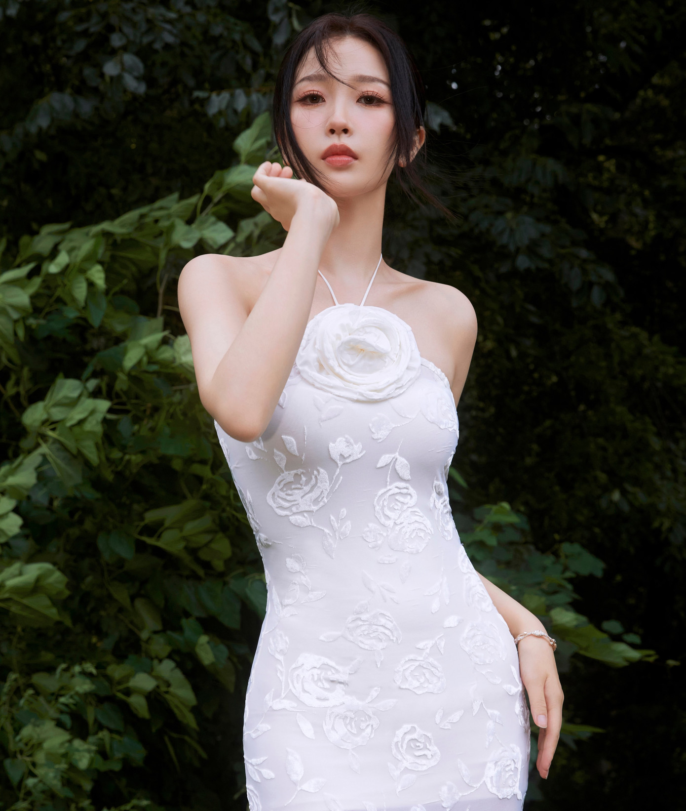 Nữ diễn viên sống sang chảnh, du lịch trời Âu, thường xuyên khoe đồ hiệu nhưng cha mẹ lại là những người nợ xấu không trả, bị hạn chế tiêu dùng. Nữ diễn viên sống sang chảnh, du lịch trời Âu, thường xuyên khoe đồ hiệu nhưng cha mẹ lại là những người nợ xấu không trả, bị hạn chế tiêu dùng.