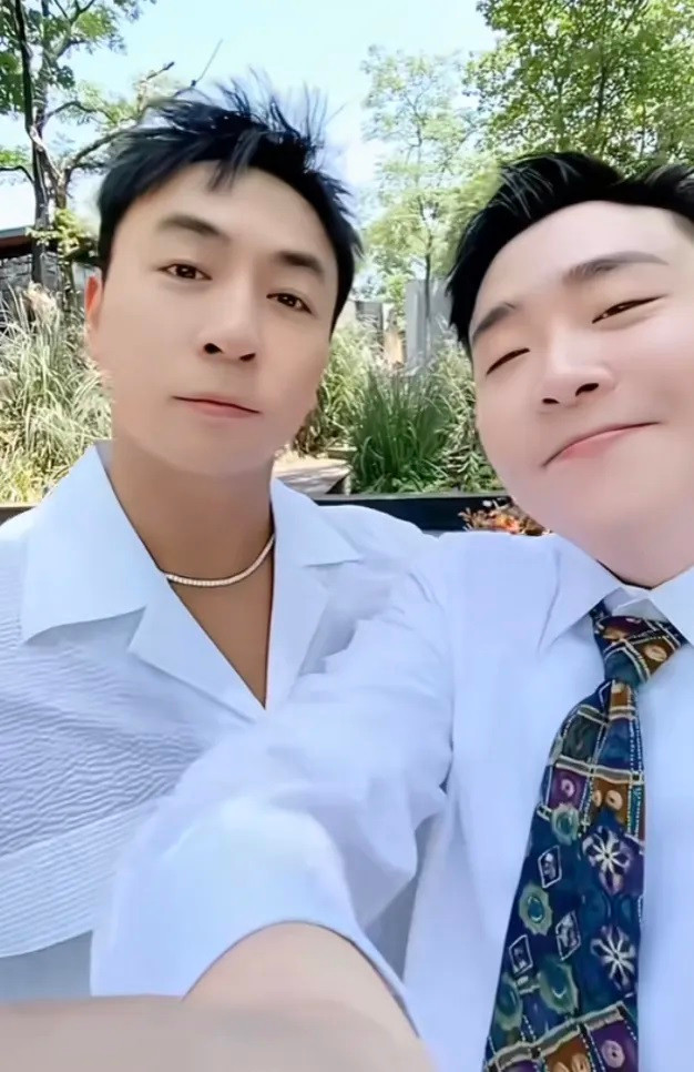 Cả hai từng là ngôi sao nhí nổi tiếng khắp châu Á. Cả hai từng là ngôi sao nhí nổi tiếng khắp châu Á.