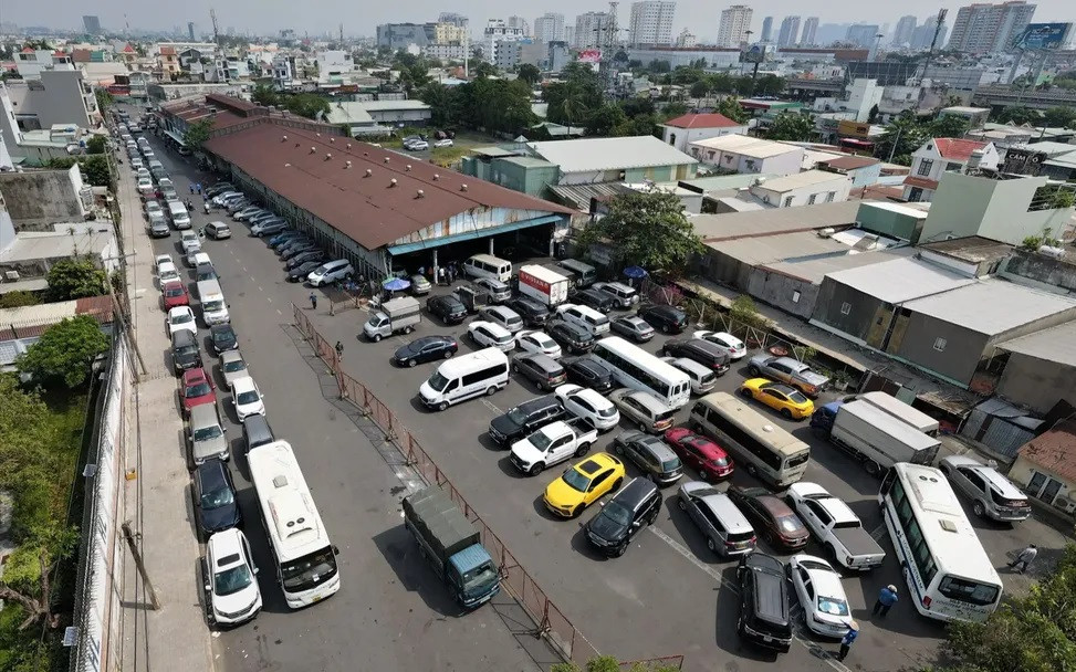 Nhiều trung tâm đăng kiểm bị tắc nghẽn hoạt động trong thời gian gần đây Nhiều trung tâm đăng kiểm bị tắc nghẽn hoạt động trong thời gian gần đây