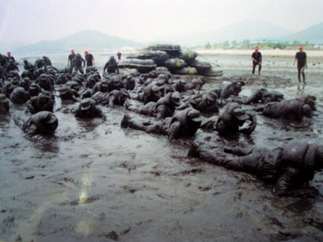 Học viên UDT/SEAL huấn luyện