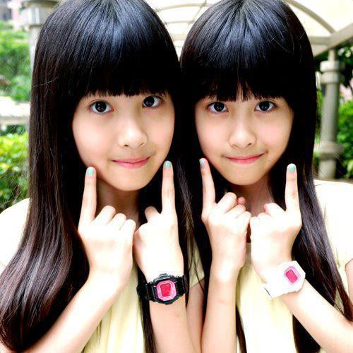 Hình ảnh hai thiên thần khi còn nhỏ.