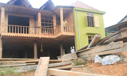 Nhà sàn của Blúp Coóc có giá trị khoảng 3 tỉ đồng