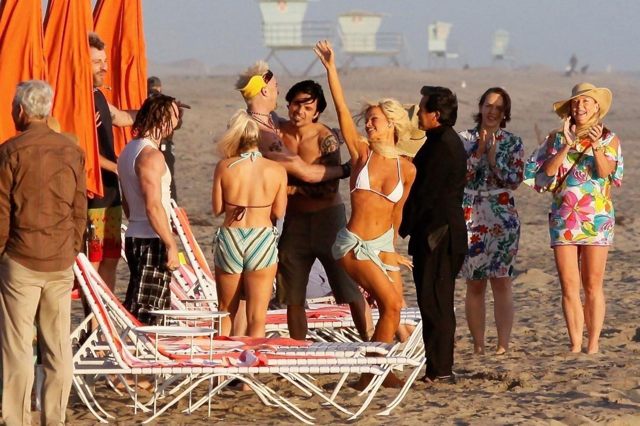 Lily và Sebastian nhận được lời khen từ dân mạng vì giống hệt bản gốc. Lily và Sebastian nhận được lời khen từ dân mạng vì giống hệt bản gốc.