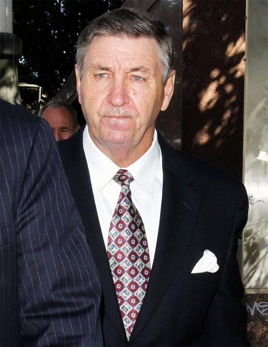 Britney dành nhiều năm đấu tranh thoát khỏi quyền bảo hộ của cha ruột.