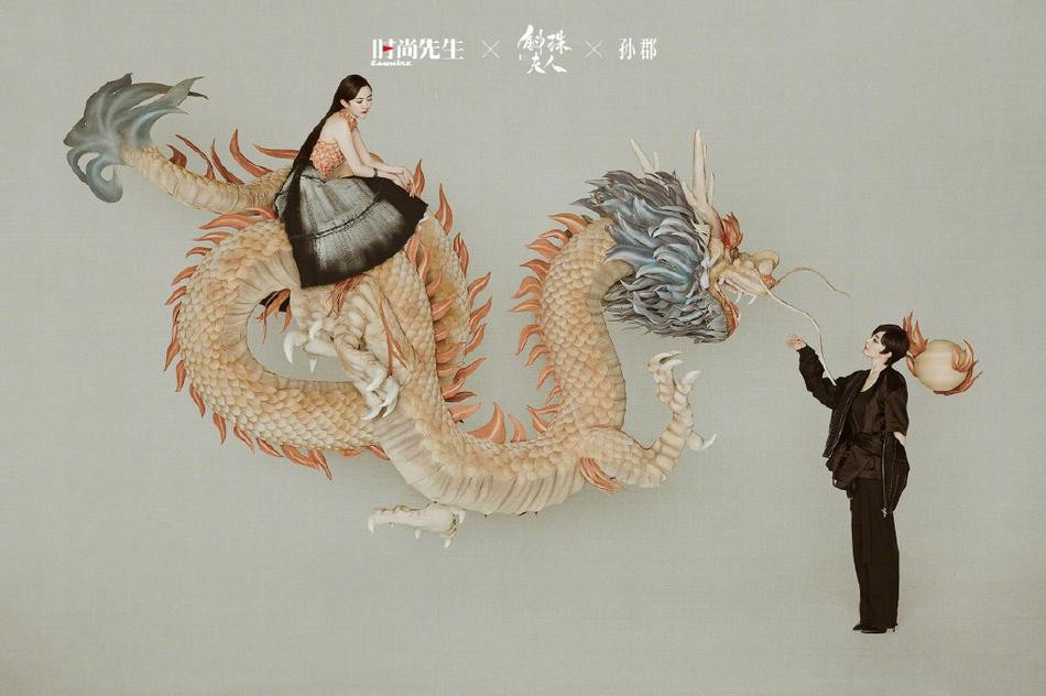 Không chỉ thăng hạng nhan sắc, sự nghiệp của cô cũng lên như &quot;diều gặp gió&quot; với rất nhiều dự án phim. Vài ngày trước, bộ phim &quot;Định luật tình yêu 80/20&quot; do cô và Hứa Khải đóng chính chính thức đóng máy. Dù diễn xuất còn nhiều tranh cãi, Dương Mịch vẫn là cái tên bảo chứng rating của làng phim Trung Quốc.