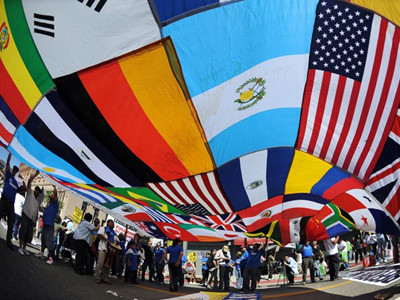 Người nhập cư tuần hành yêu cầu được nhập quốc tịch Mỹ. Ảnh: Washington Post. Người nhập cư tuần hành yêu cầu được nhập quốc tịch Mỹ. Ảnh: Washington Post