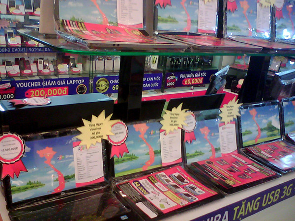 Hàng loạt bản đổ bị FPT bỏ quên Trường Sa và Hoàng Sa