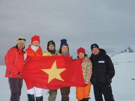 Cờ Tổ quốc ở Nam Cực. Cờ Tổ quốc ở Nam Cực