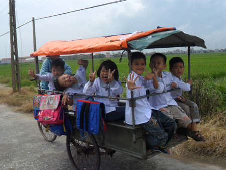 Một chuyến xe đến trường. Một chuyến xe đến trường