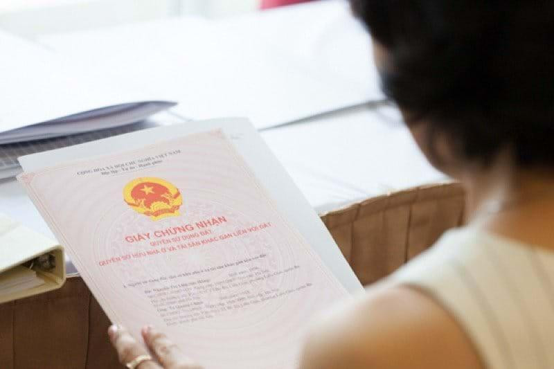 UBND TP Hà Nội yêu cầu thời gian cấp, đổi sổ đỏ trong vòng 7 ngày làm việc. Ảnh minh họa.