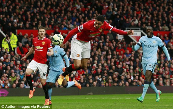 M.U-Man City (4-2): Nhuộm đỏ thành Manchester ảnh 2