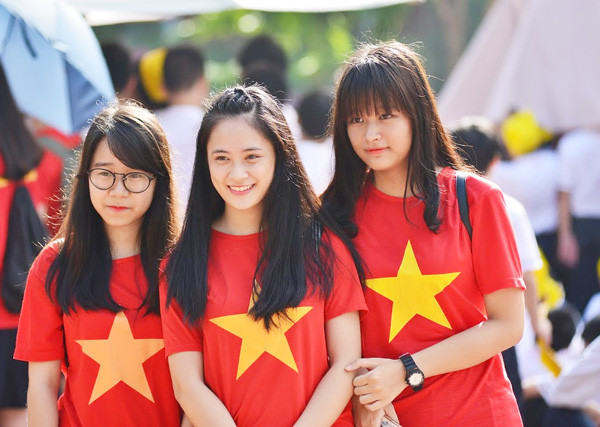 Nữ sinh khoe vẻ đẹp trong veo ngày tựu trường ảnh 8