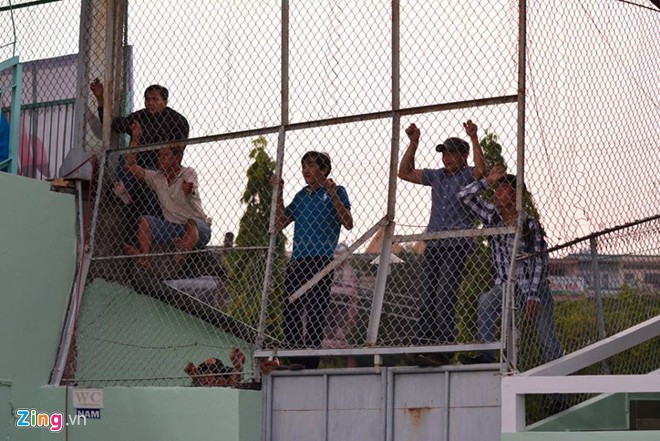 ĐTLA vs HAGL (2-1): Công Phượng mờ nhạt ảnh 1