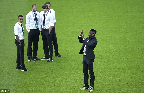 Kỳ tích của 'Gã khổng lồ xứ Catalan' ảnh 11