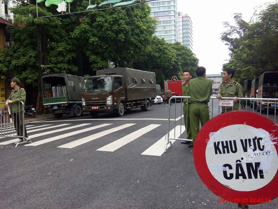 Sập nhà cũ ở Hà Nội, hai người tử vong dưới đống đổ nát ảnh 38