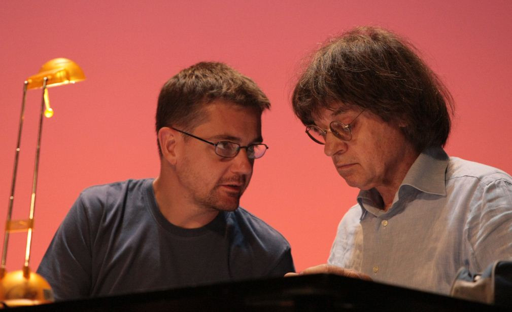 Nghi can 18 tuổi vụ thảm sát tòa soạn Pháp đầu hàng ảnh 15