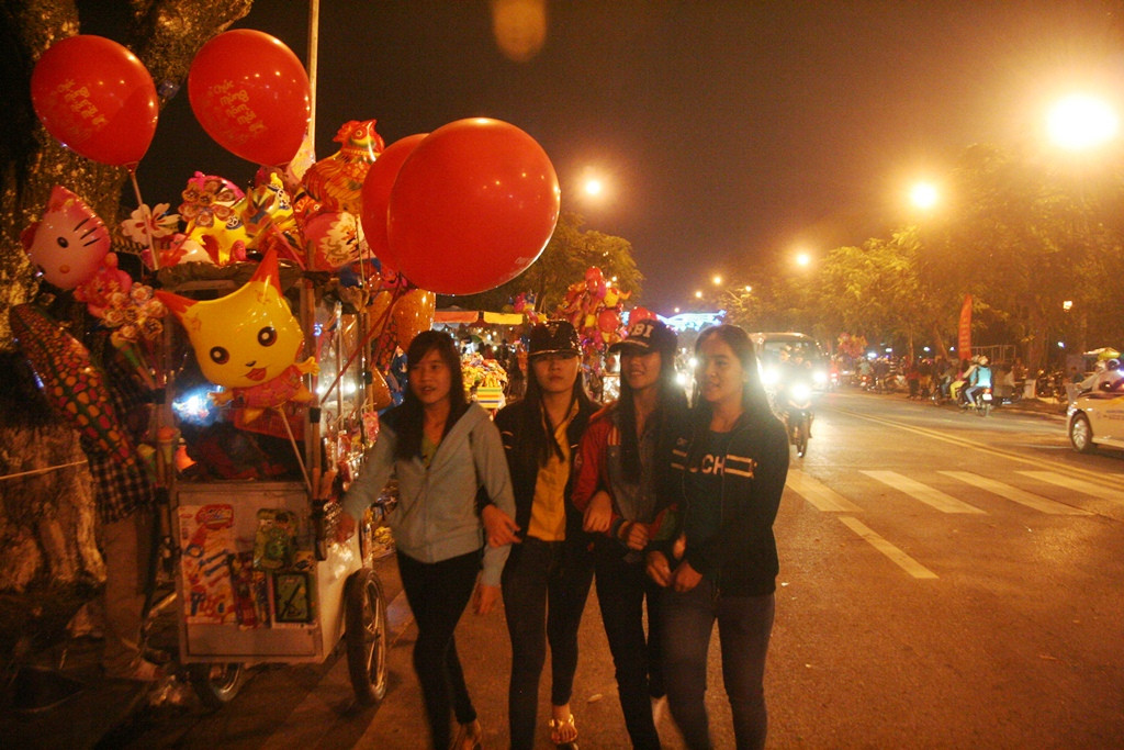 Tết Việt Online: Khắp nơi tưng bừng đón năm mới ảnh 38