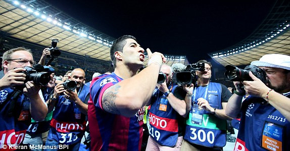 Kỳ tích của 'Gã khổng lồ xứ Catalan' ảnh 24