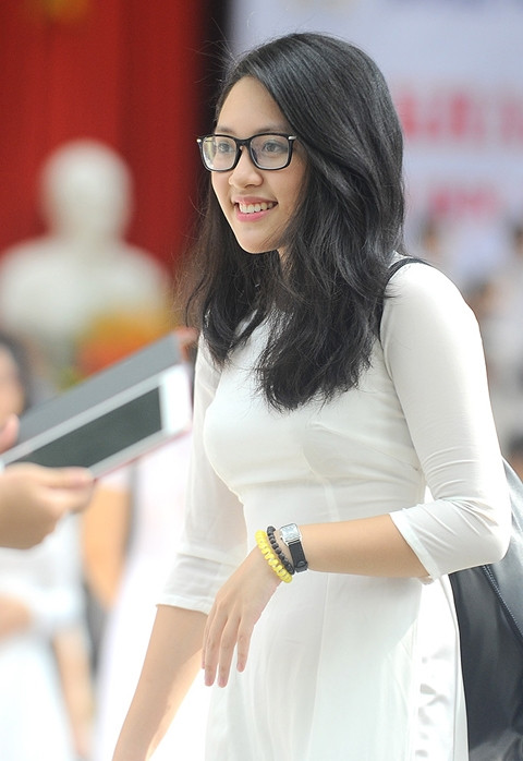 Nữ sinh khoe vẻ đẹp trong veo ngày tựu trường ảnh 3