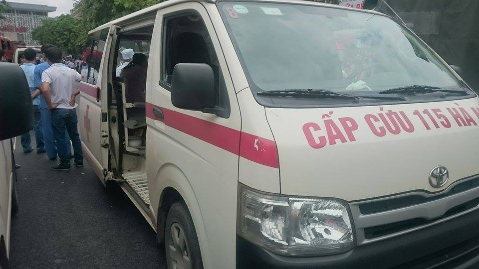 Sập nhà cũ ở Hà Nội, hai người tử vong dưới đống đổ nát ảnh 46