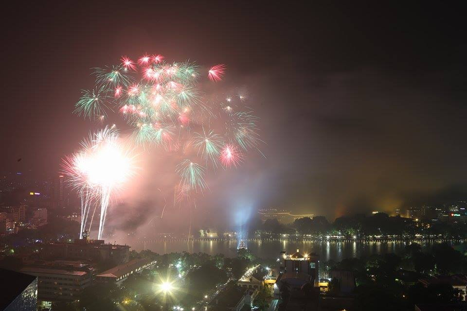 Pháo hoa rực sáng mừng Tết Độc lập ảnh 20