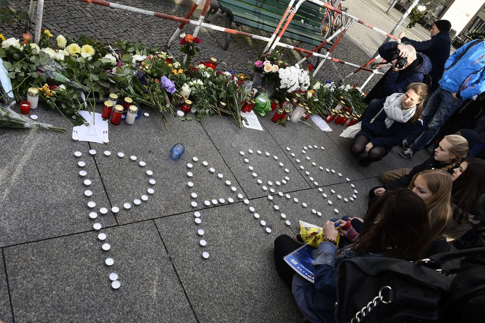 Pháp tuyên bố sẽ 'hành động phù hợp' với IS ảnh 2