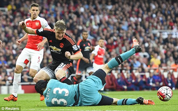 Arsenal vs M.U (3-0): Quỷ đỏ thua sốc ở Emirates ảnh 15