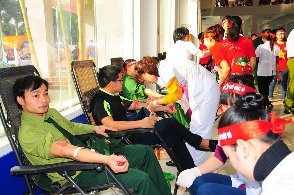 Chủ nhật Đỏ tiếp nhận 9.116 đơn vị máu ảnh 48