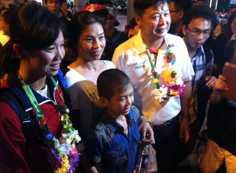 Kình ngư Ánh Viên được chào đón như người hùng ảnh 10