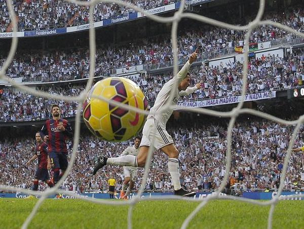 Real Madrid vs Barcelona (0-4): Cơn ác mộng ở Bernabeu ảnh 8