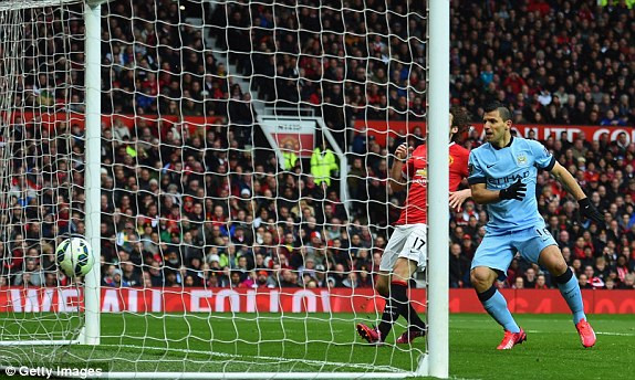 M.U-Man City (4-2): Nhuộm đỏ thành Manchester ảnh 8