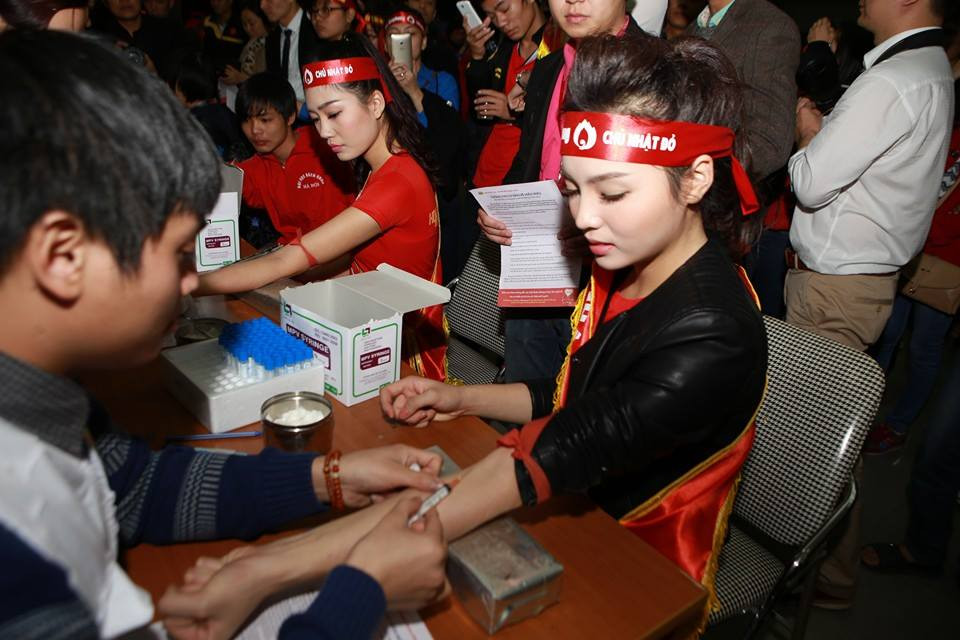 Chủ nhật Đỏ tiếp nhận 9.116 đơn vị máu ảnh 34