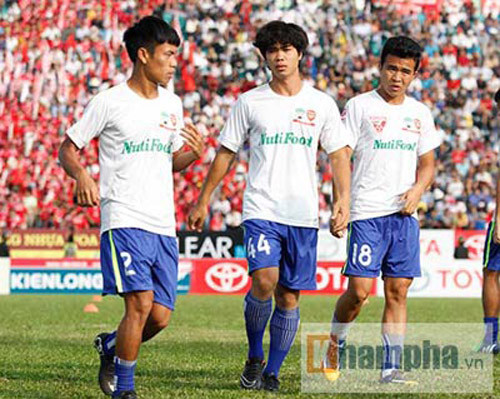 ĐTLA vs HAGL (2-1): Công Phượng mờ nhạt ảnh 7