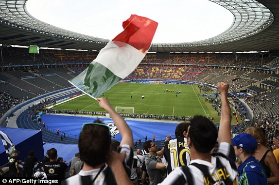 Kỳ tích của 'Gã khổng lồ xứ Catalan' ảnh 9